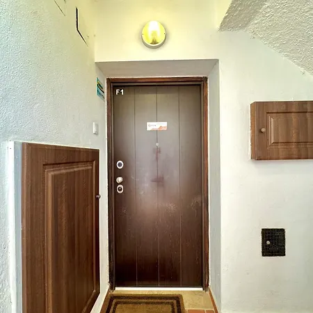 Marina View 2 By Homing *