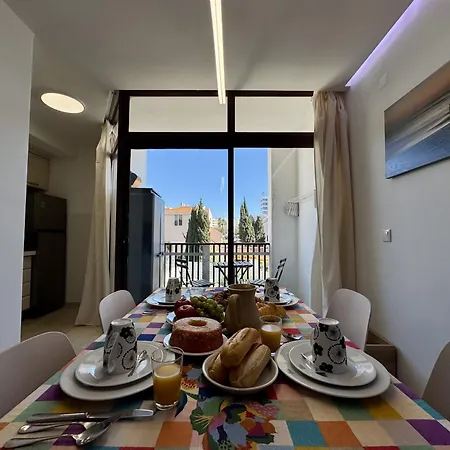 Marina View 2 By Homing *