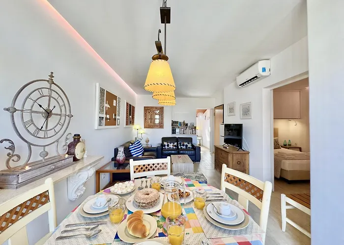 Marina View 2 By Homing *