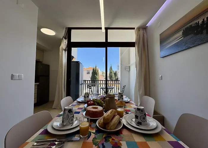 Marina View 2 By Homing *